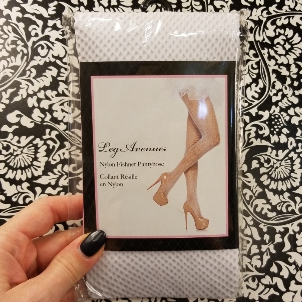 NWT Leg Ave white nylon fishnet pantyhose